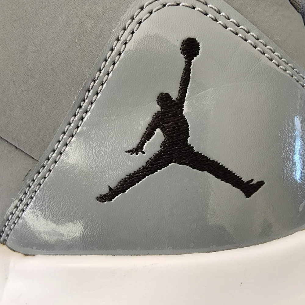 Nike Men's Air Jordan Max Aura Cool Grey Basketball Shoes - AQ9084-010 - Size 13